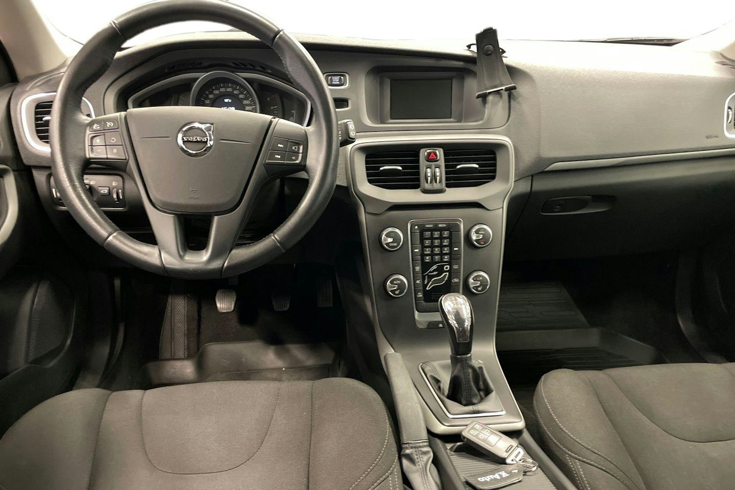punainen Volvo V40 2016 kuva 9.