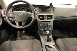 punainen Volvo V40 2016 kuva 9.