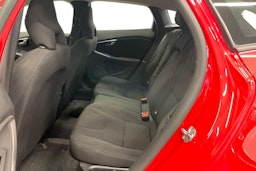 punainen Volvo V40 2016 kuva 10.