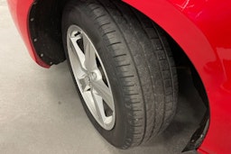 punainen Volvo V40 2016 kuva 13.