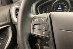 punainen Volvo V40 2016 kuva 14.