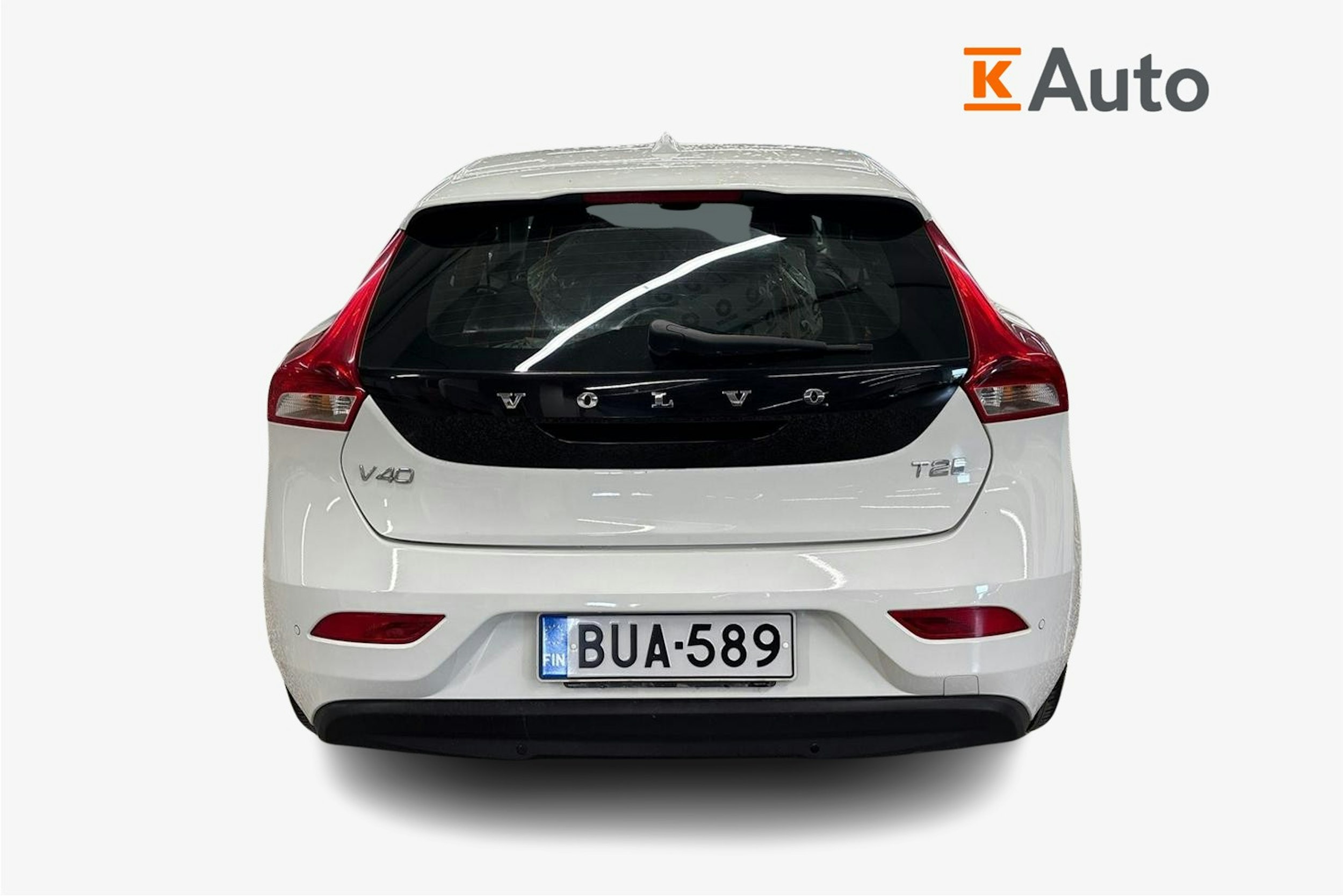 valkoinen Volvo V40 2017 kuva 3.
