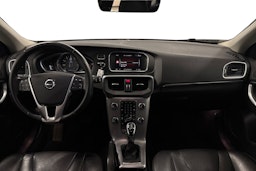valkoinen Volvo V40 2017 kuva 9.