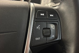 valkoinen Volvo V40 2017 kuva 16.