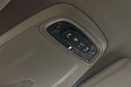 valkoinen Volvo V40 2017 kuva 20.