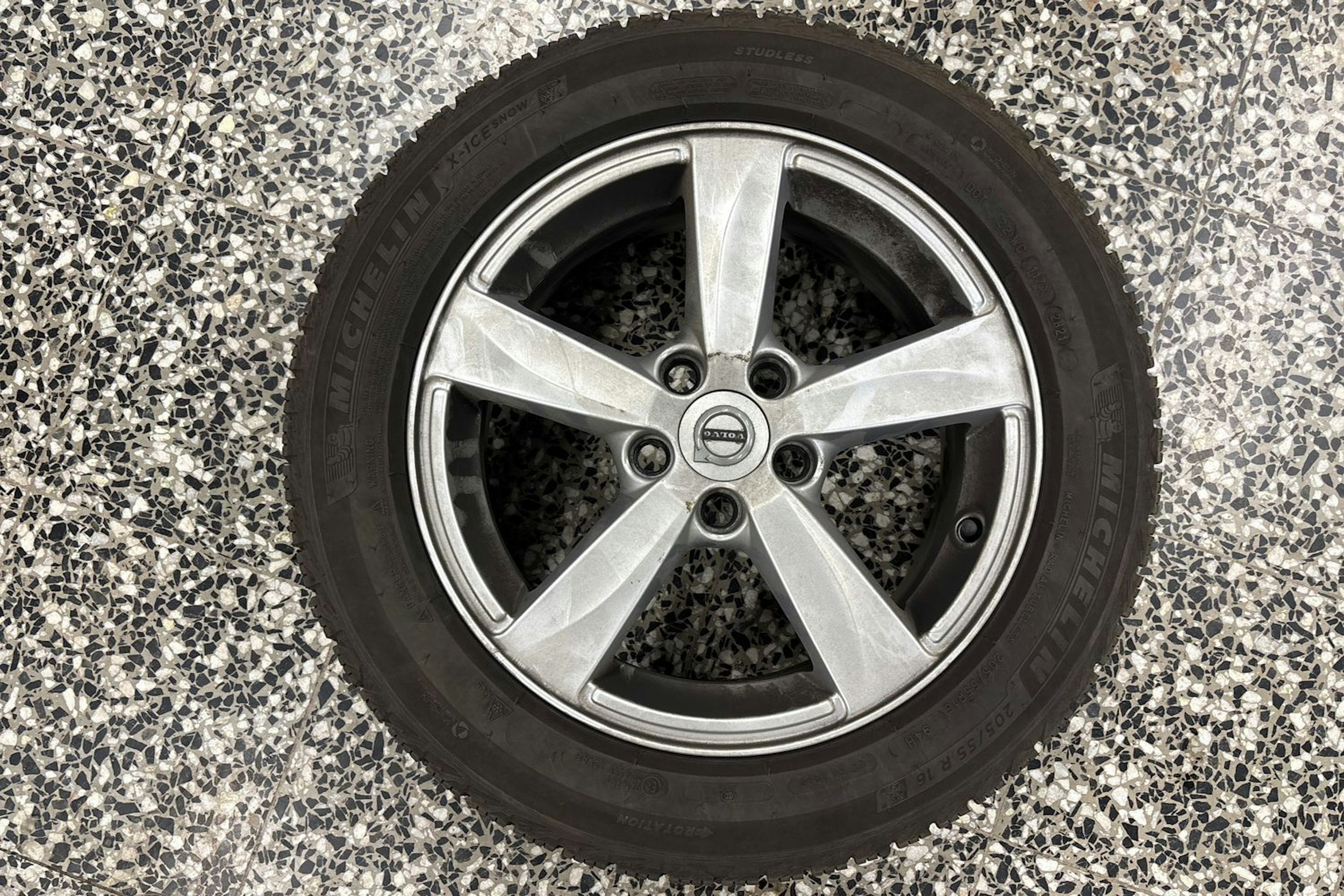 valkoinen Volvo V40 2017 kuva 24.