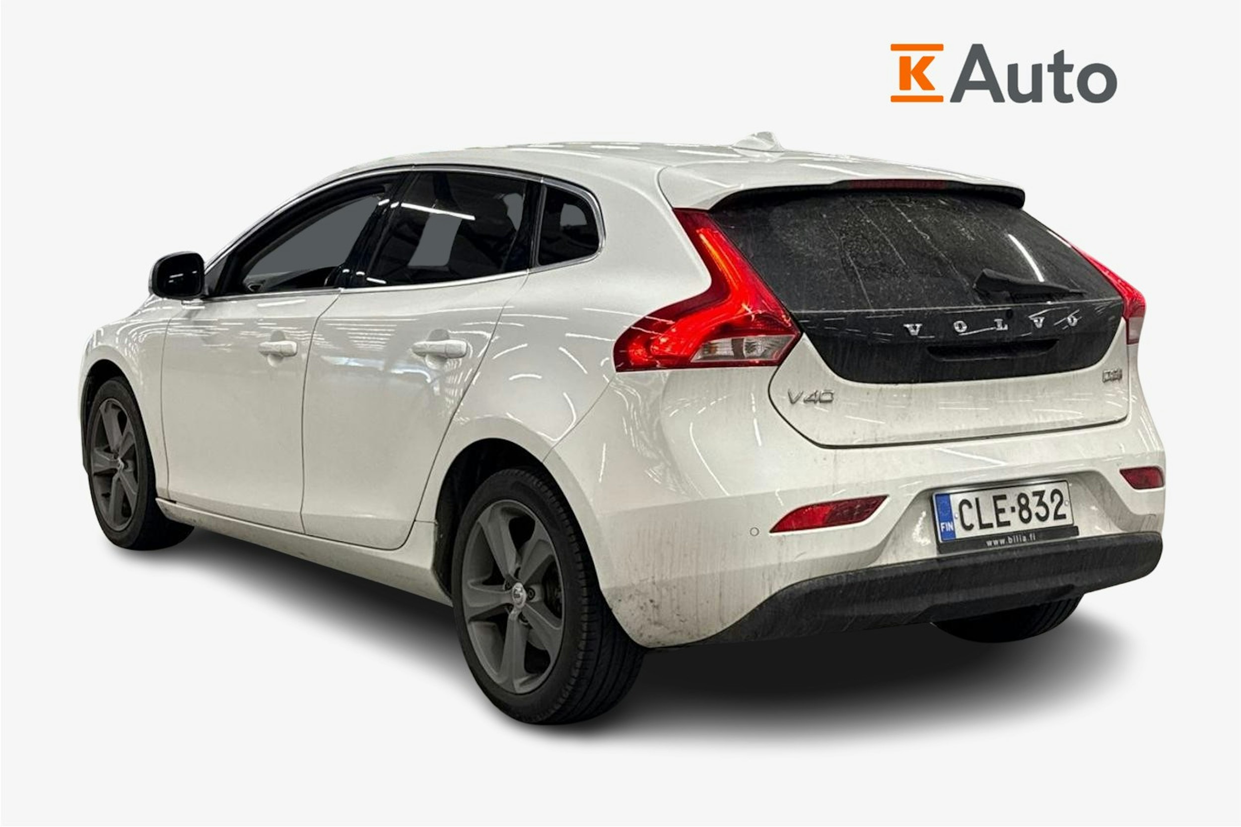 valkoinen Volvo V40 2017 kuva 2.