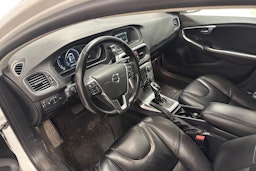 valkoinen Volvo V40 2017 kuva 3.