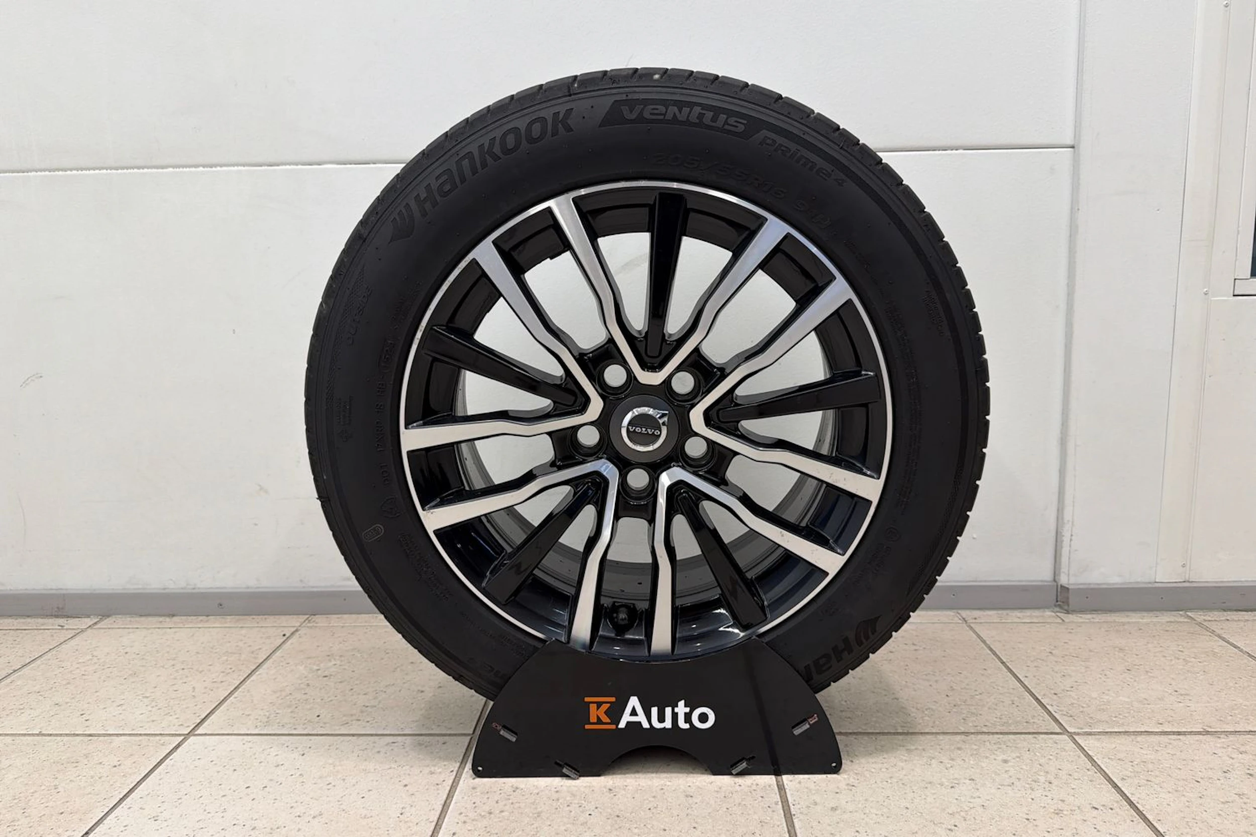 ruskea (beige) Volvo V40 2017 kuva 14.