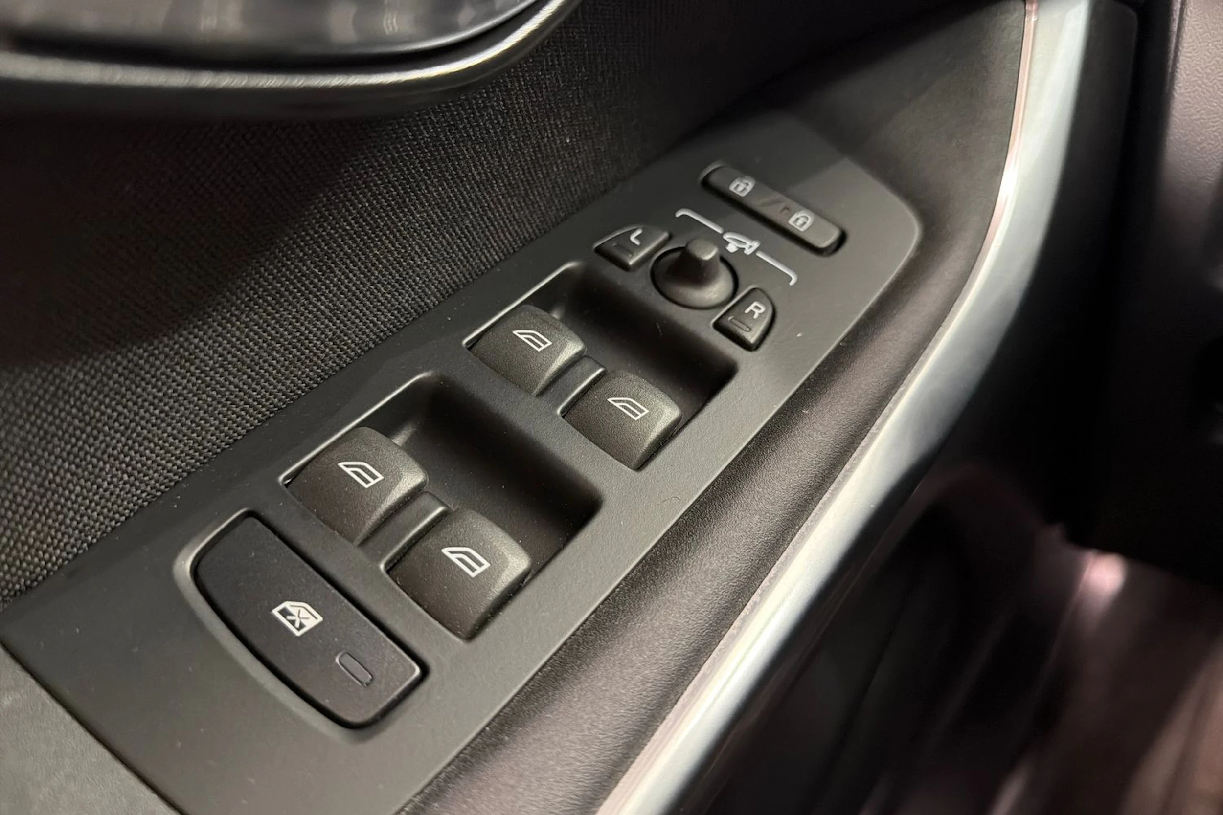 ruskea (beige) Volvo V40 2017 kuva 18.