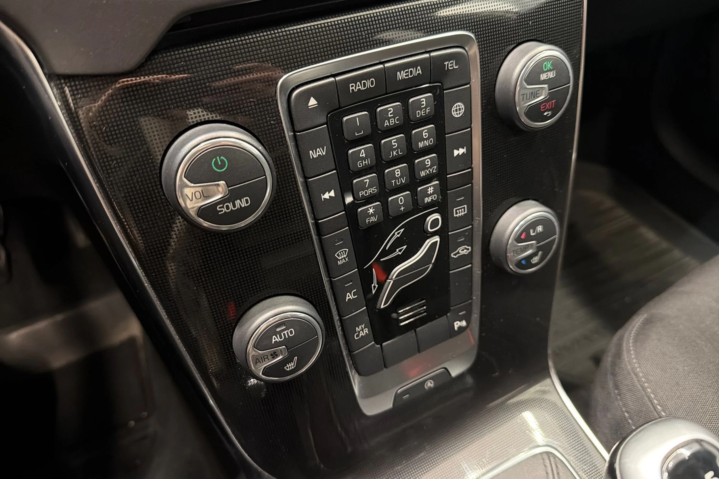 ruskea (beige) Volvo V40 2017 kuva 23.