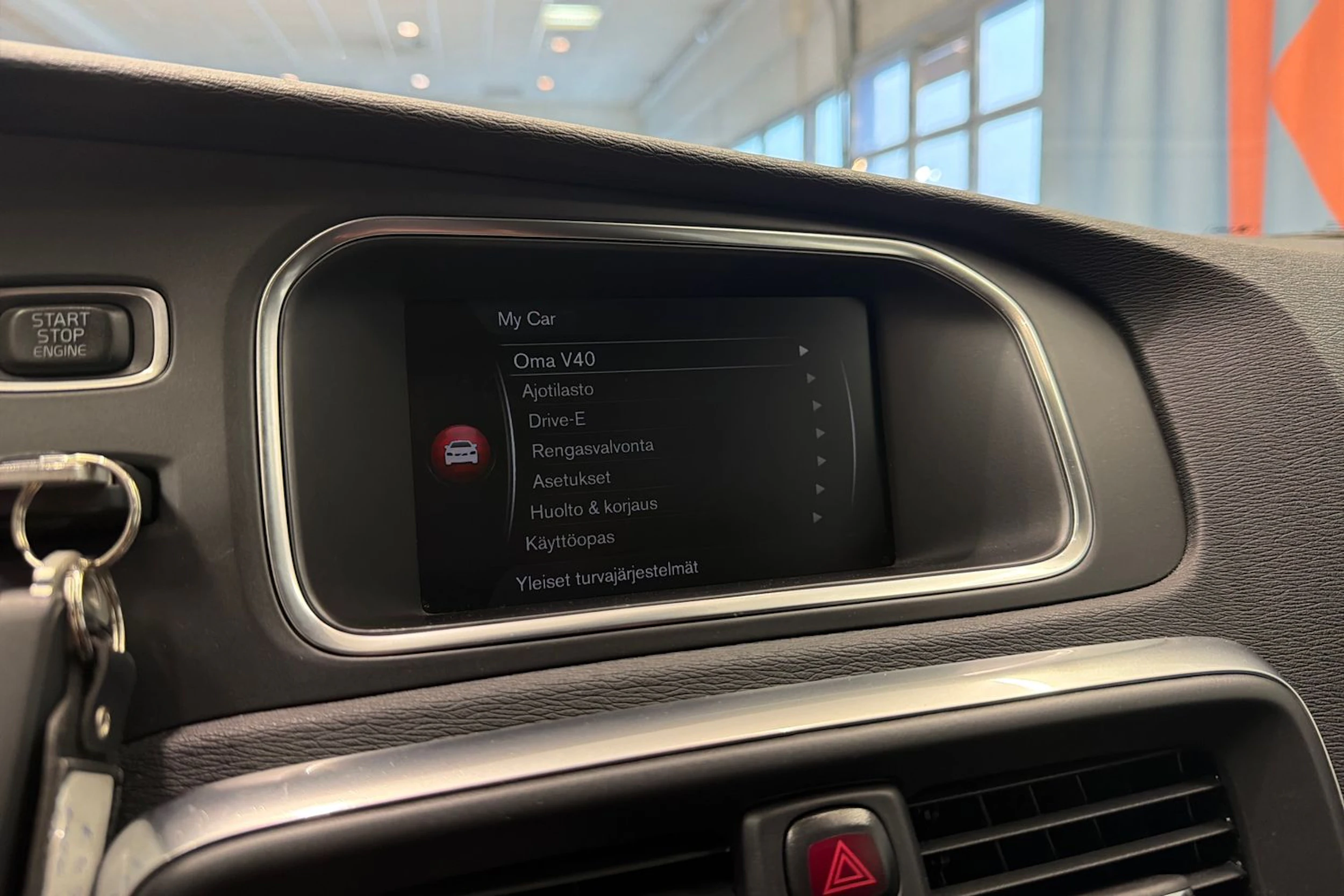ruskea (beige) Volvo V40 2017 kuva 26.