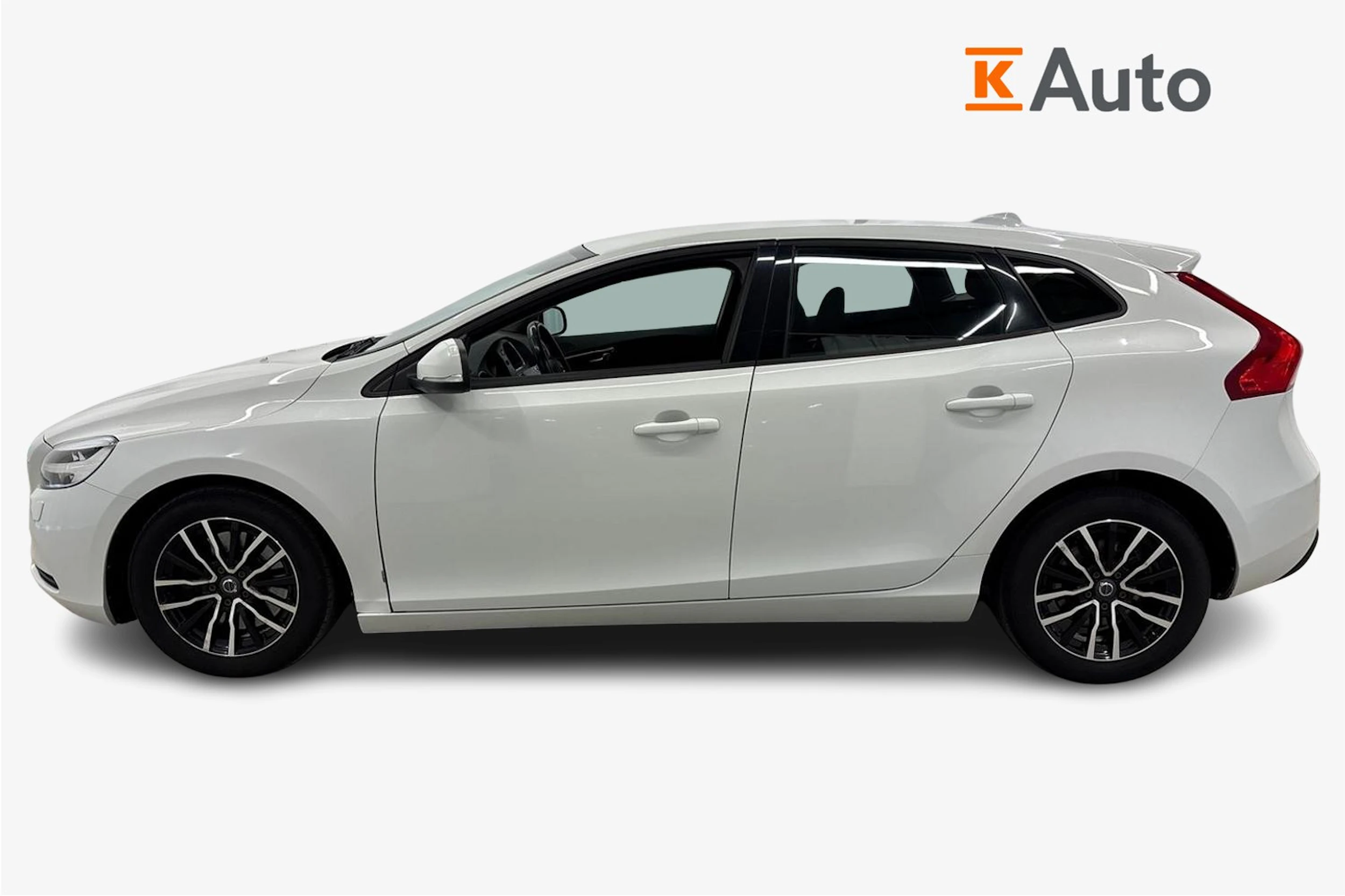 valkoinen Volvo V40 2017 kuva 7.