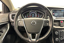 valkoinen Volvo V40 2017 kuva 15.