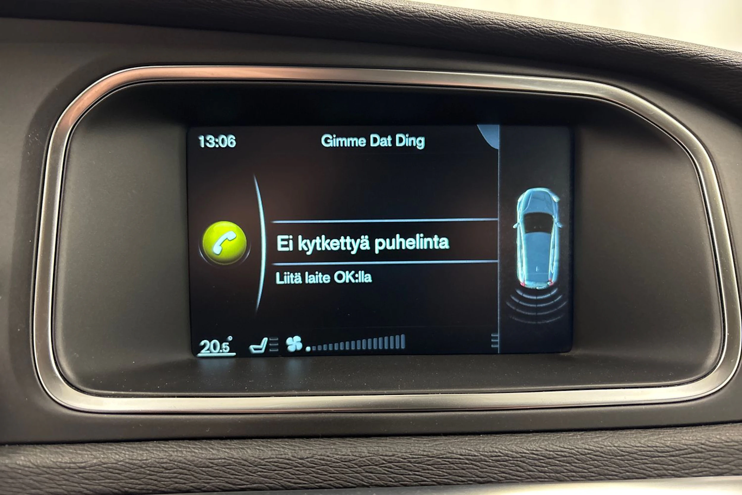 valkoinen Volvo V40 2017 kuva 27.