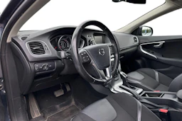 sininen Volvo V40 2017 kuva 3.
