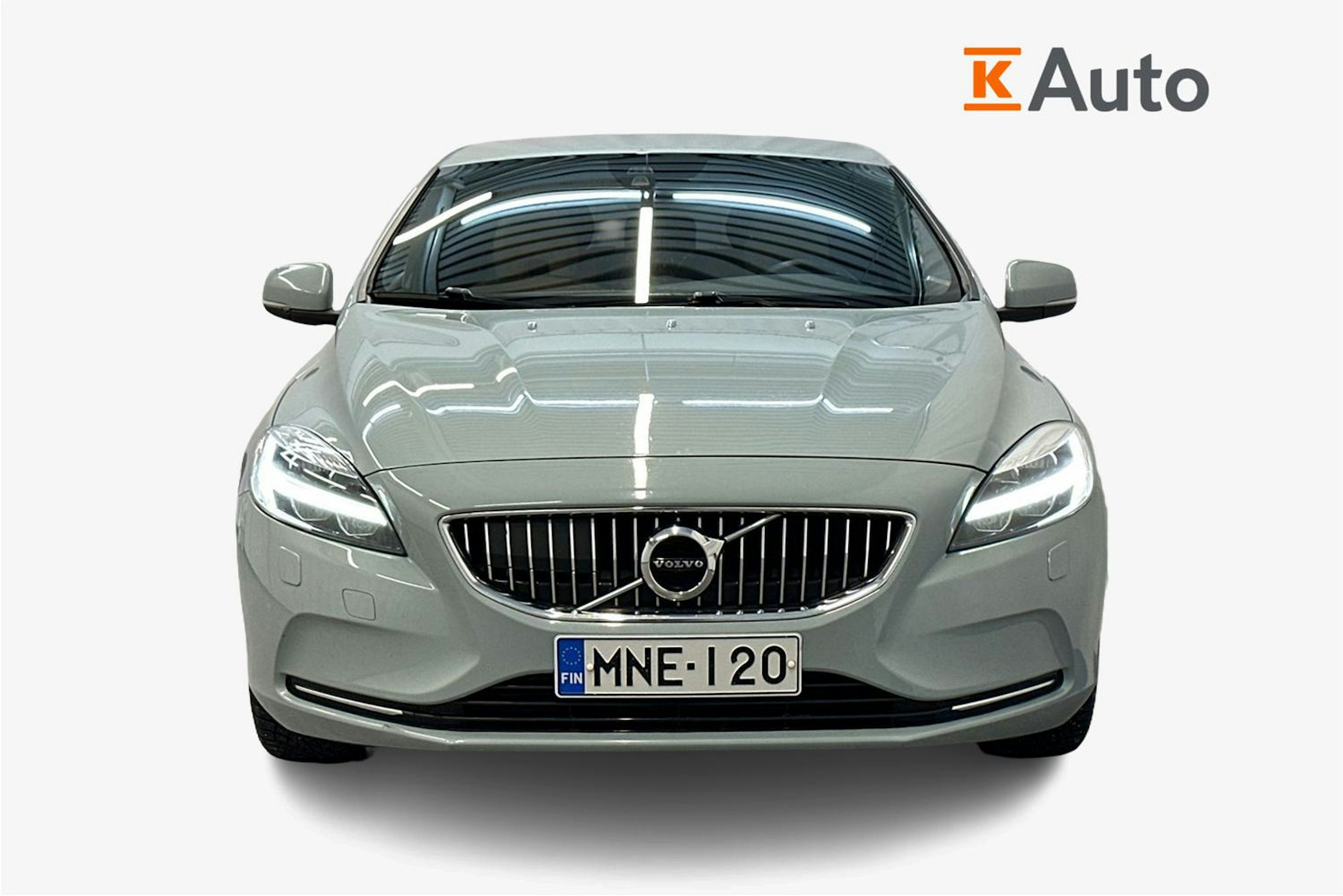 sininen Volvo V40 2017 kuva 5.