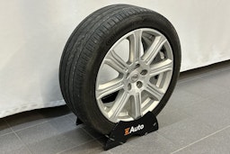 sininen Volvo V40 2017 kuva 13.