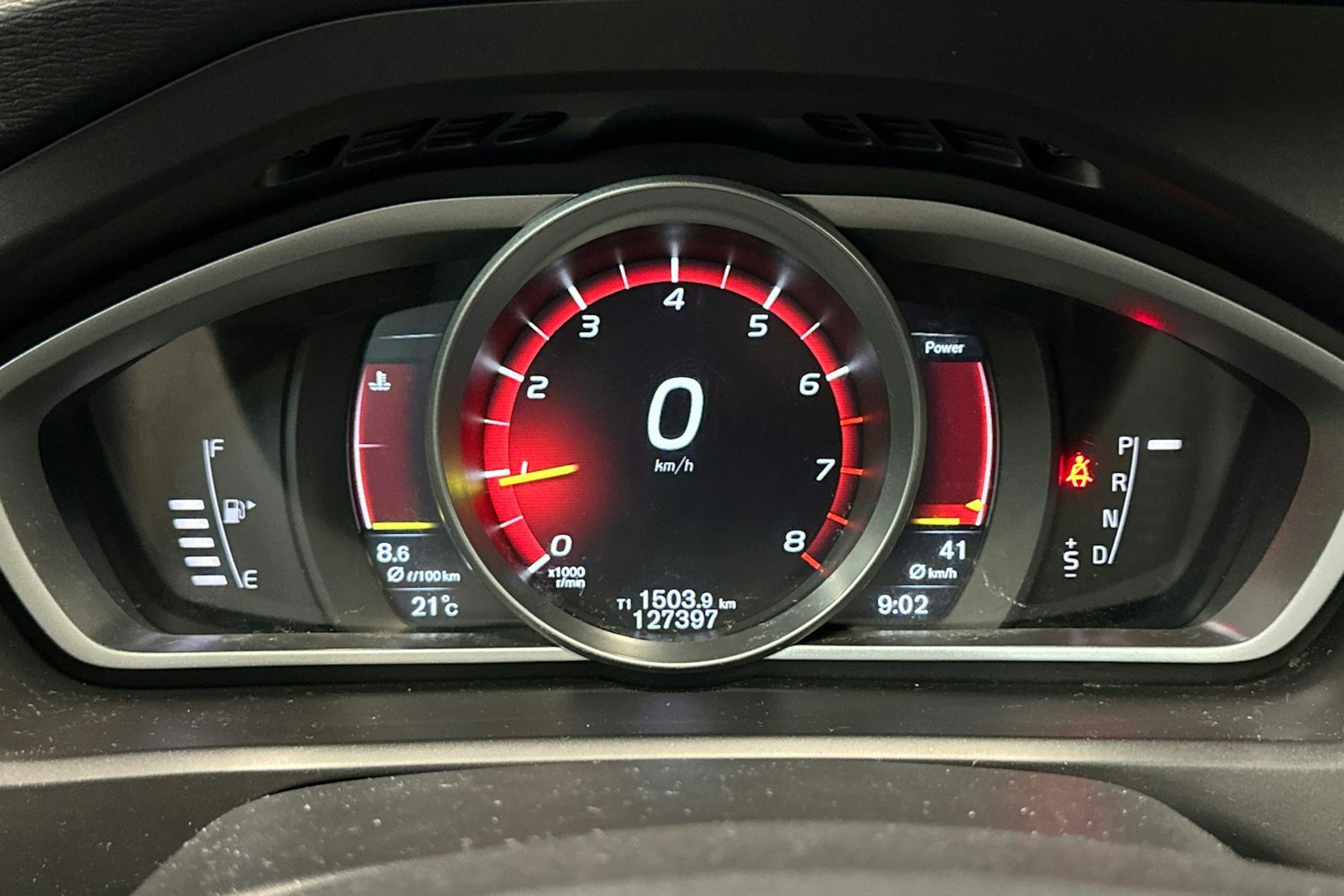 sininen Volvo V40 2017 kuva 18.