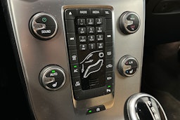 sininen Volvo V40 2017 kuva 22.