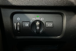 sininen Volvo V40 2017 kuva 26.