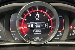 sininen Volvo V40 2017 kuva 28.