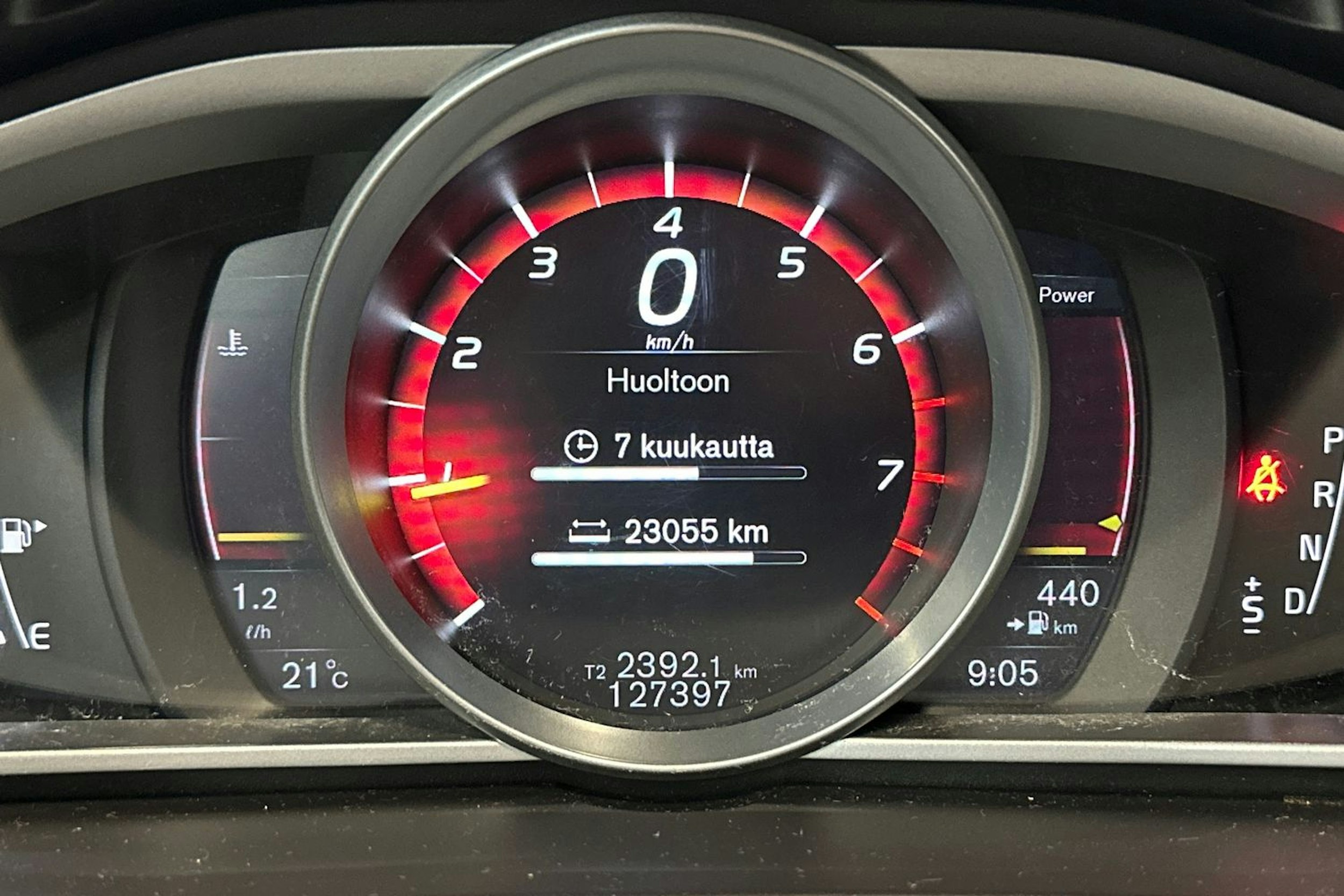 sininen Volvo V40 2017 kuva 29.