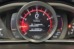 sininen Volvo V40 2017 kuva 29.