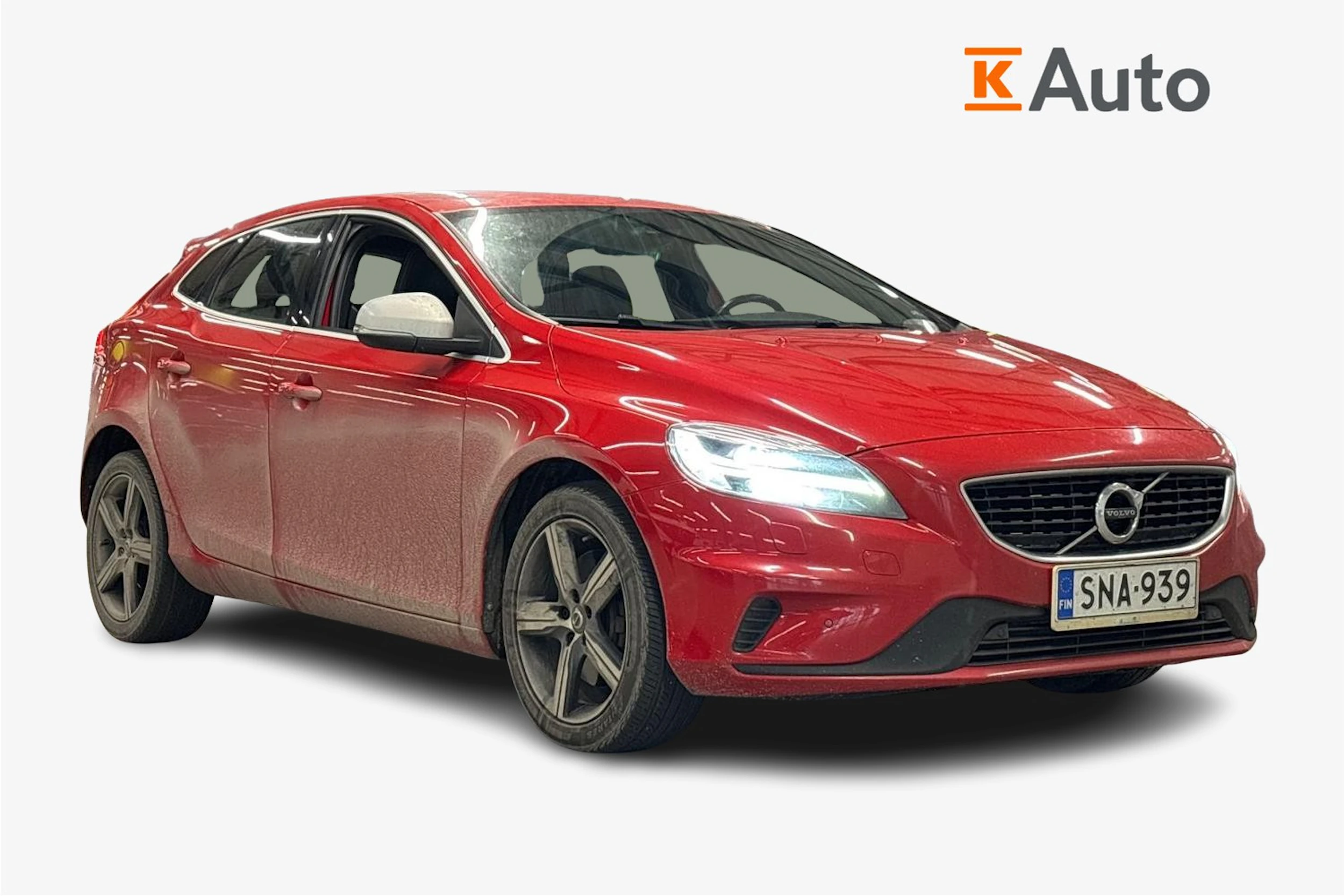 punainen Volvo V40 2017 kuva 1.