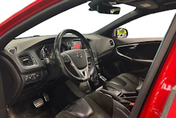 punainen Volvo V40 2017 kuva 3.