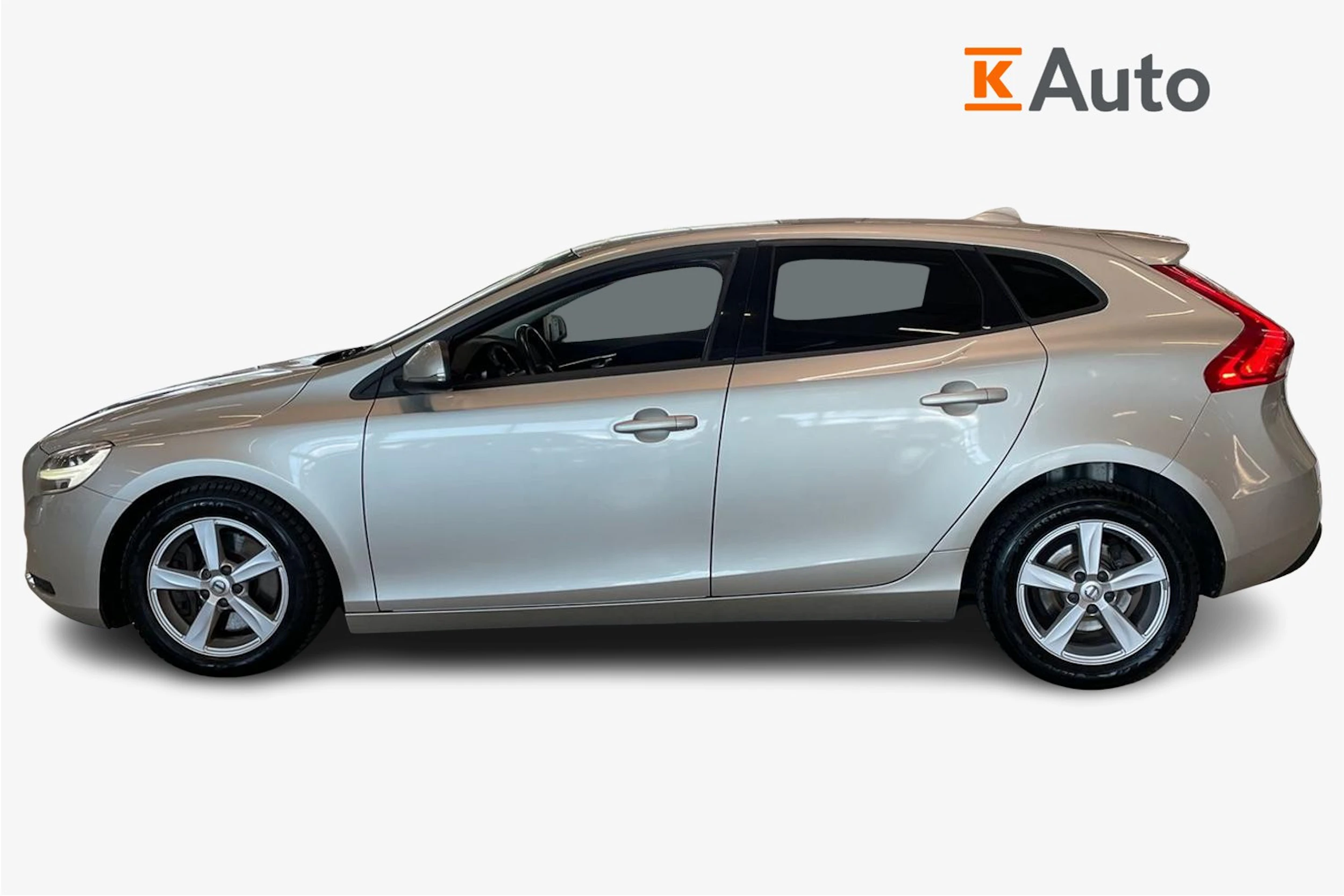 ruskea (beige) Volvo V40 2017 kuva 5.