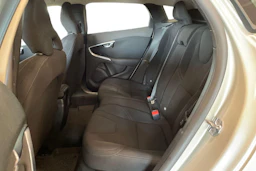 ruskea (beige) Volvo V40 2017 kuva 8.