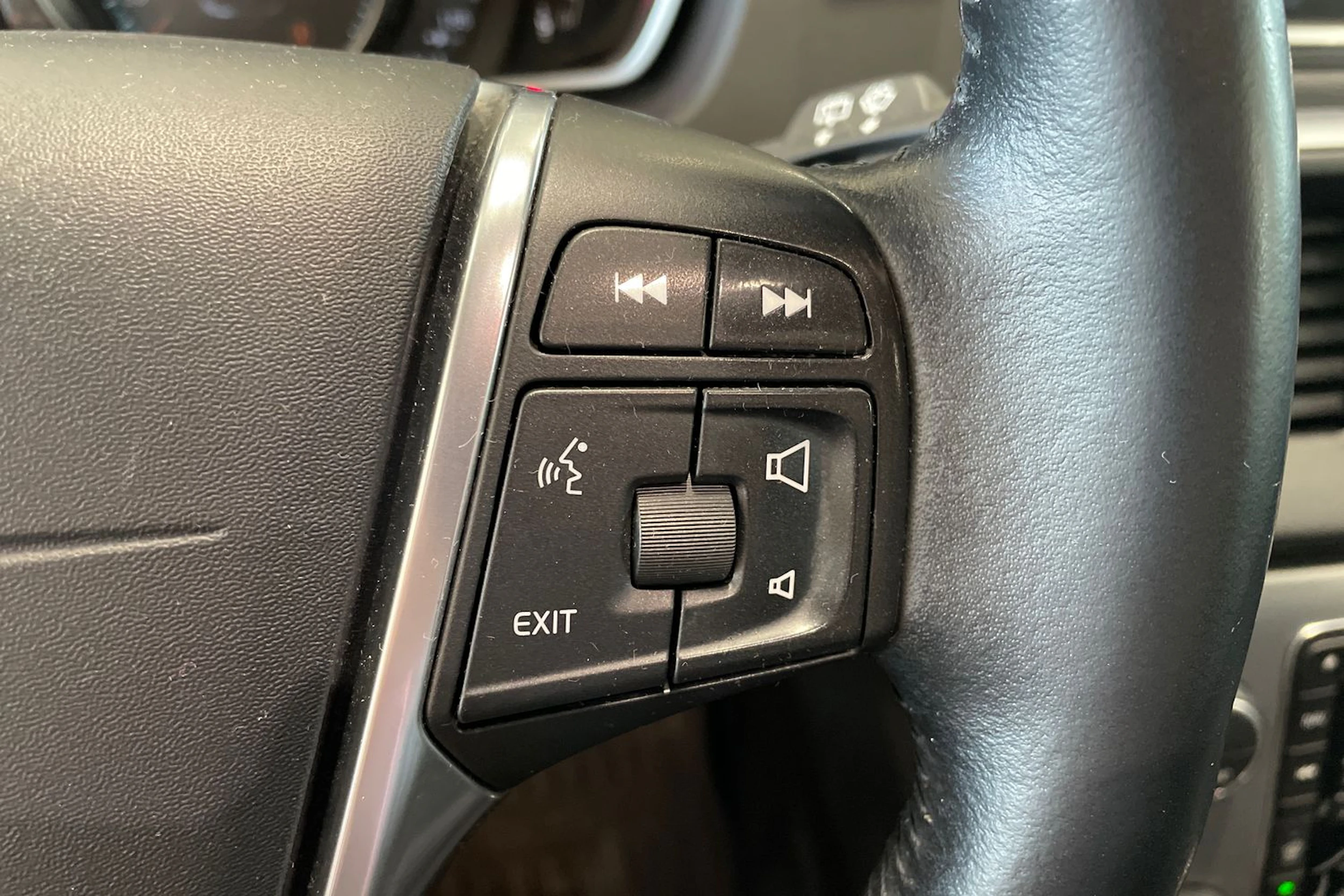 ruskea (beige) Volvo V40 2017 kuva 13.