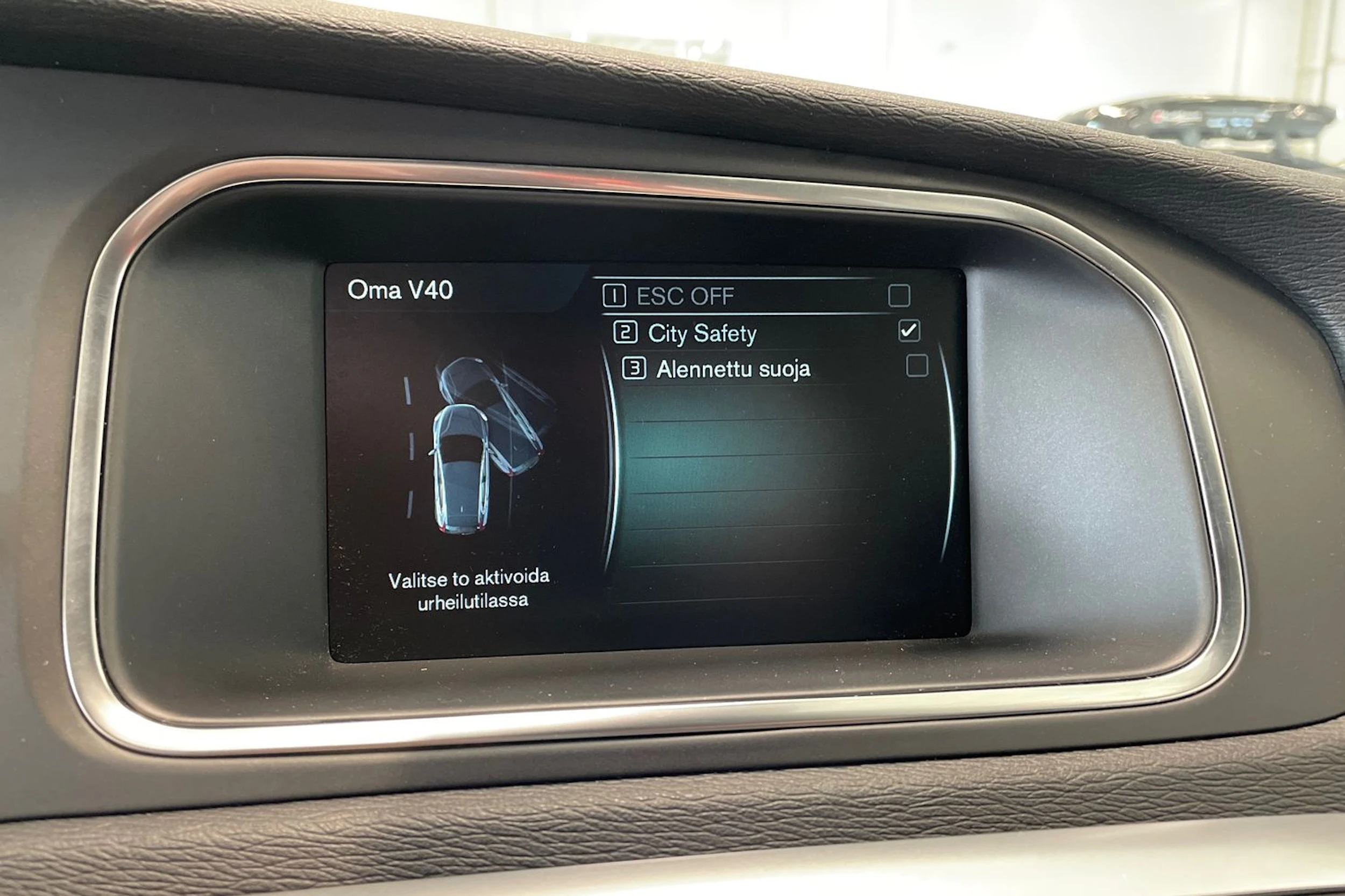 ruskea (beige) Volvo V40 2017 kuva 20.