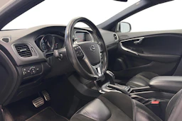 valkoinen Volvo V40 2017 kuva 6.