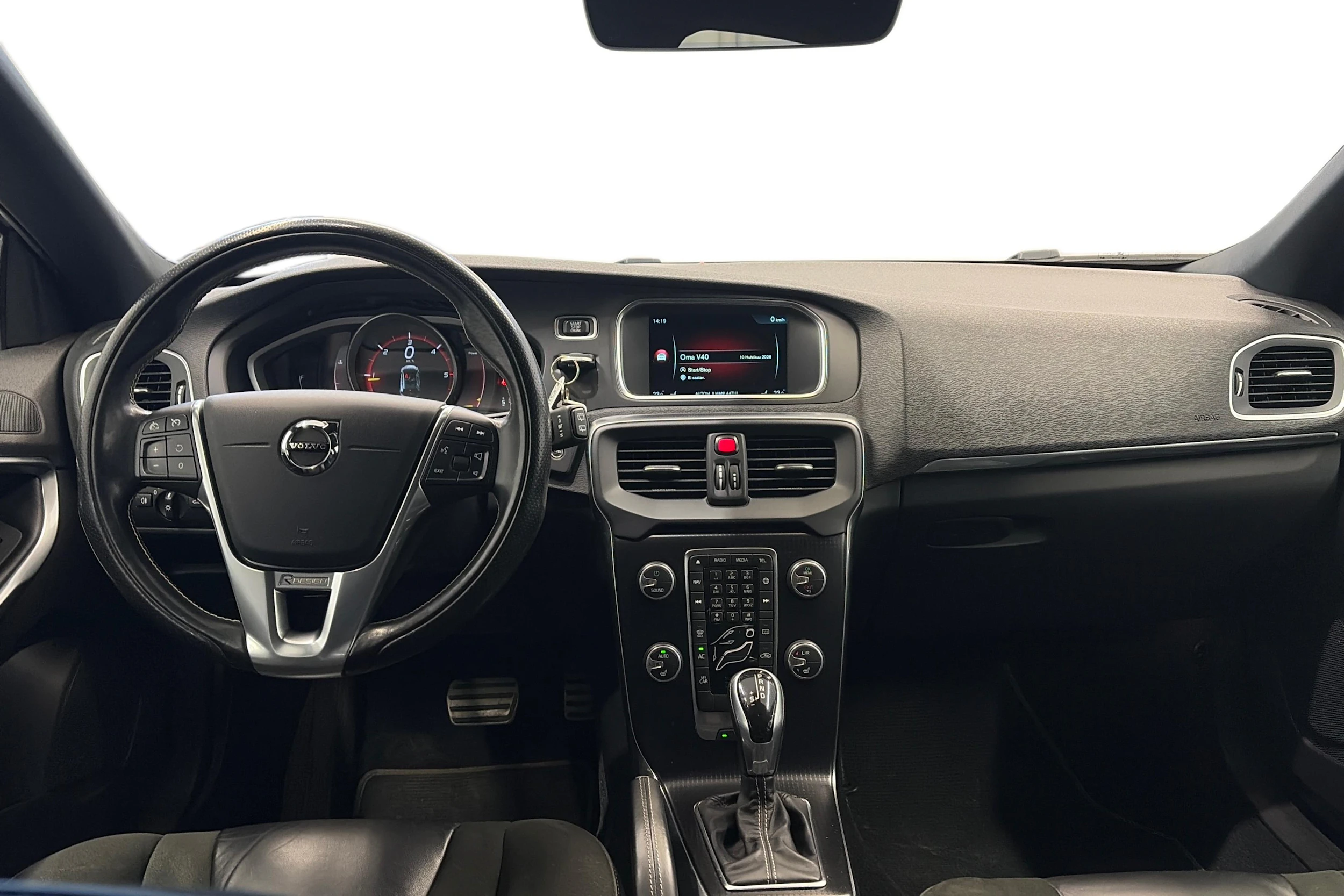 valkoinen Volvo V40 2017 kuva 7.