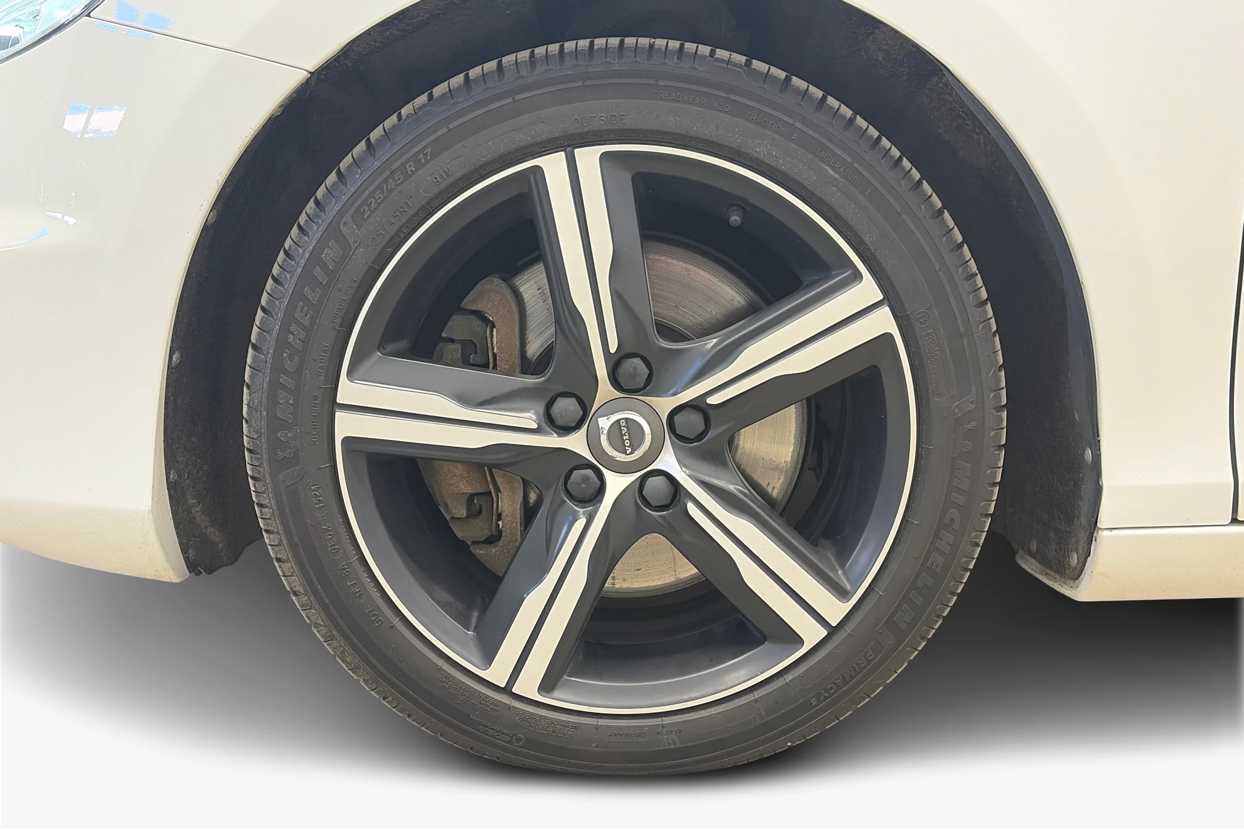valkoinen Volvo V40 2017 kuva 9.