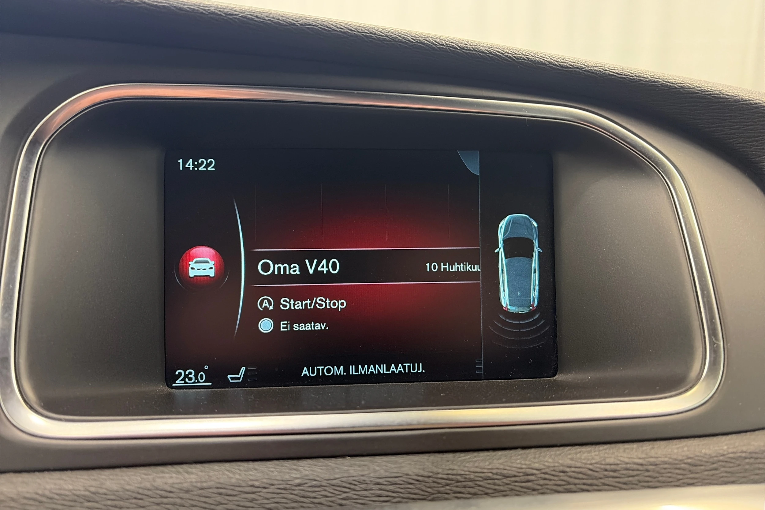 valkoinen Volvo V40 2017 kuva 14.