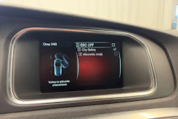 valkoinen Volvo V40 2017 kuva 16.