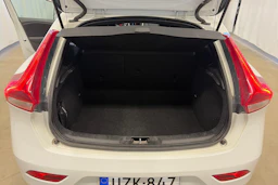 valkoinen Volvo V40 2017 kuva 17.
