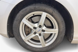 harmaa Volvo V40 2017 kuva 9.