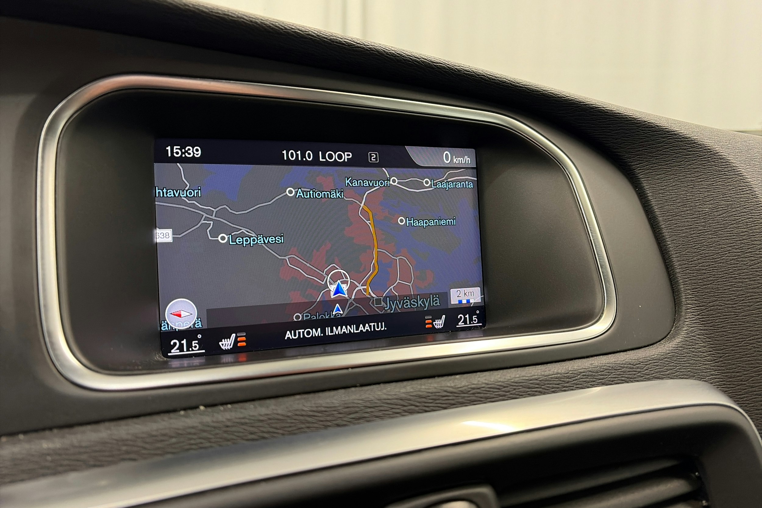 harmaa Volvo V40 2017 kuva 16.