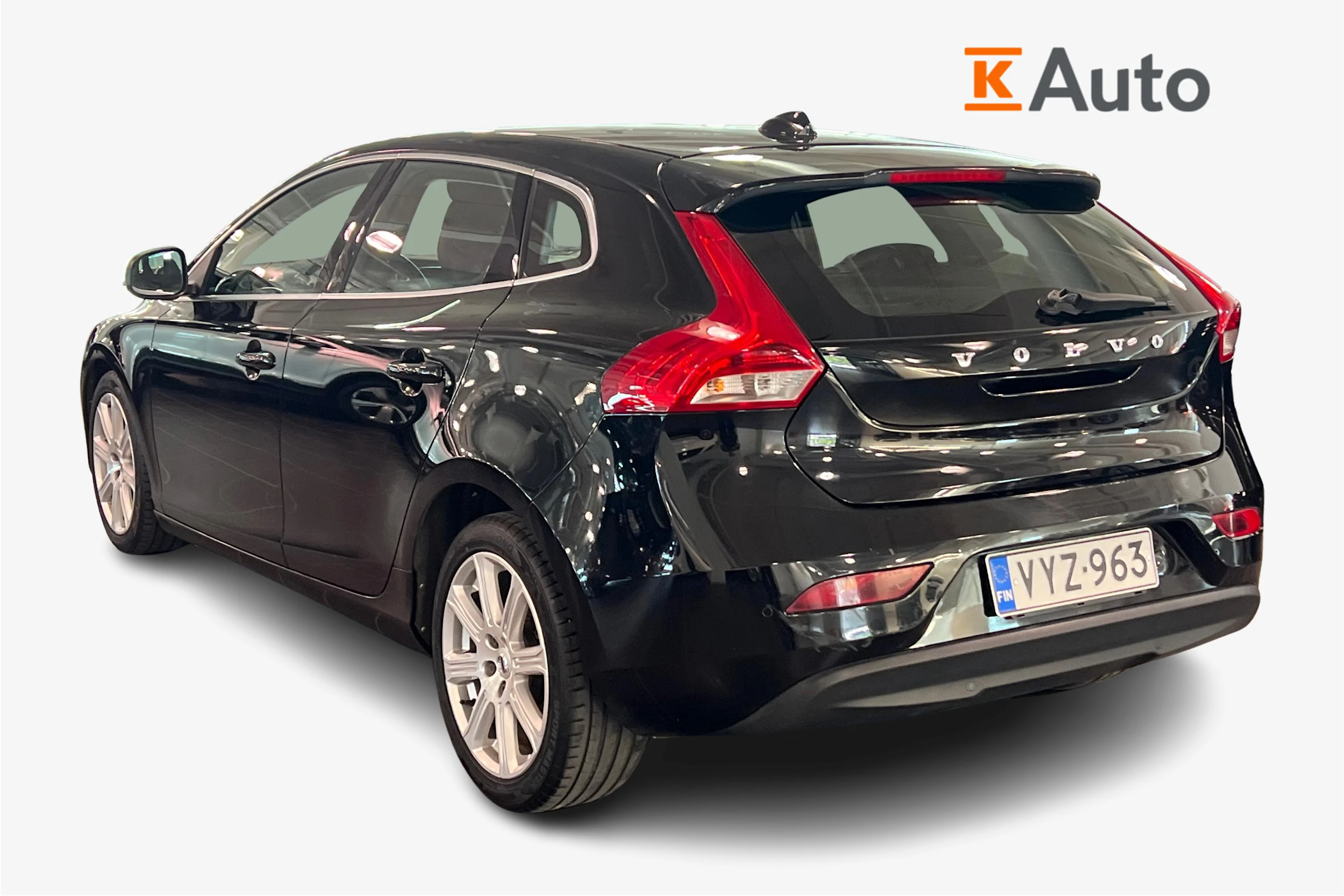 musta Volvo V40 2017 kuva 2.