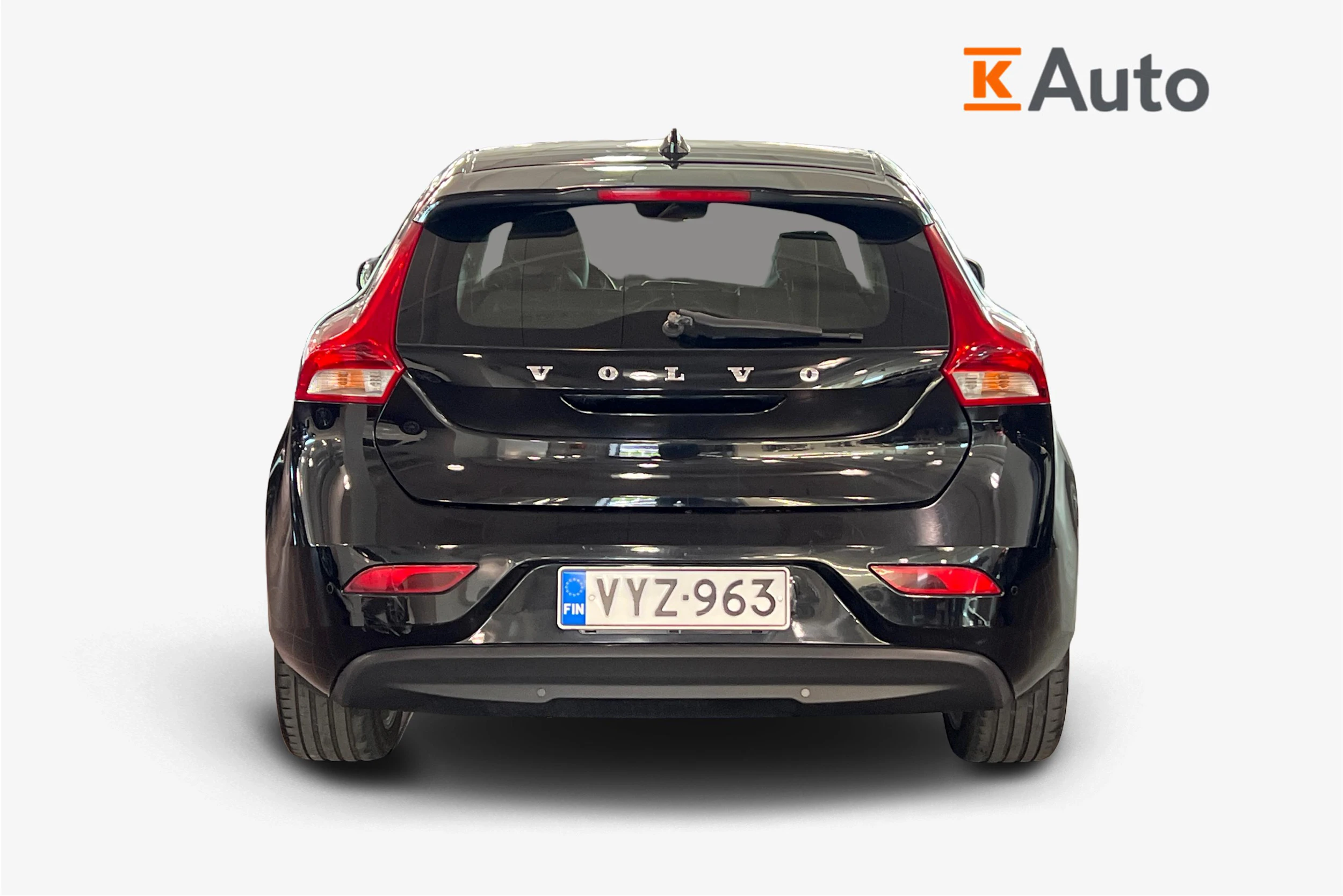 musta Volvo V40 2017 kuva 3.