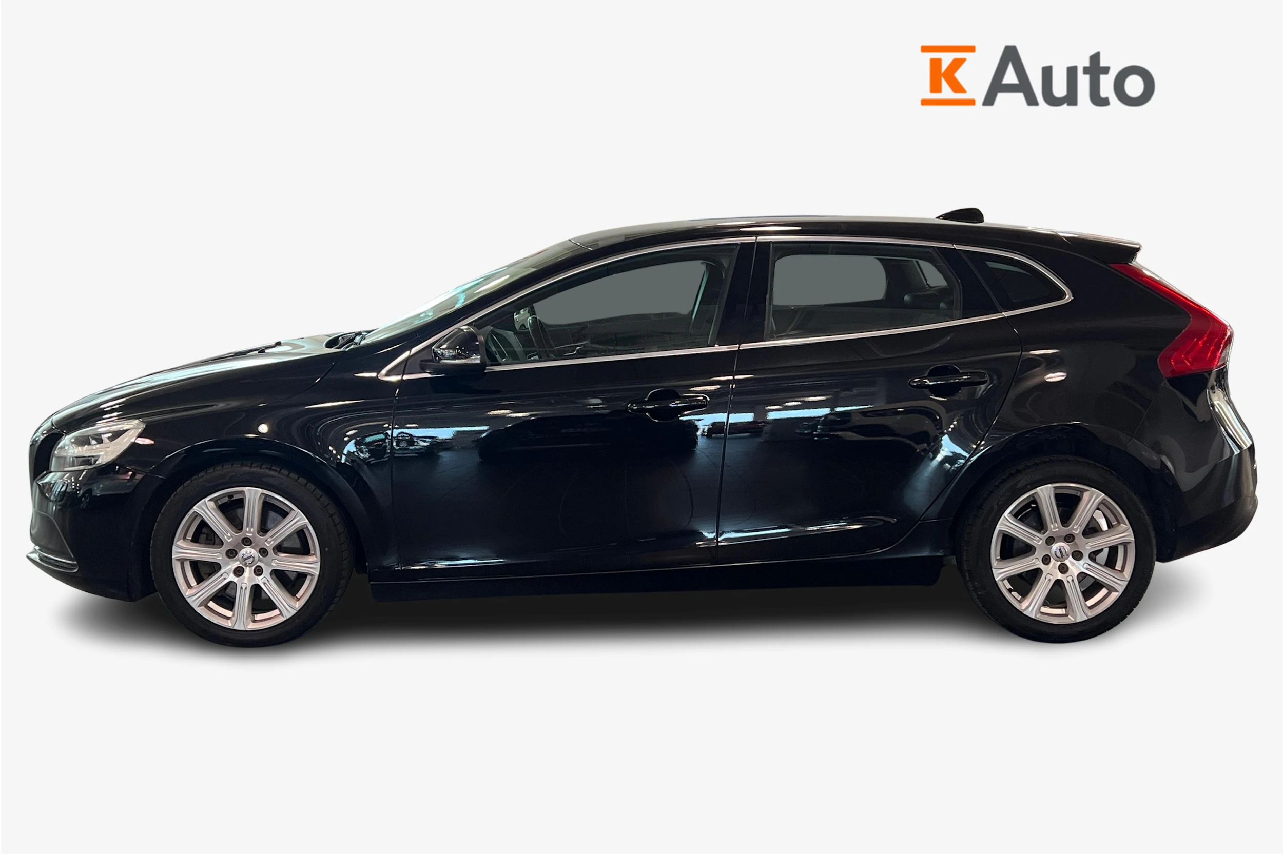 musta Volvo V40 2017 kuva 5.