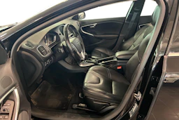 musta Volvo V40 2017 kuva 6.