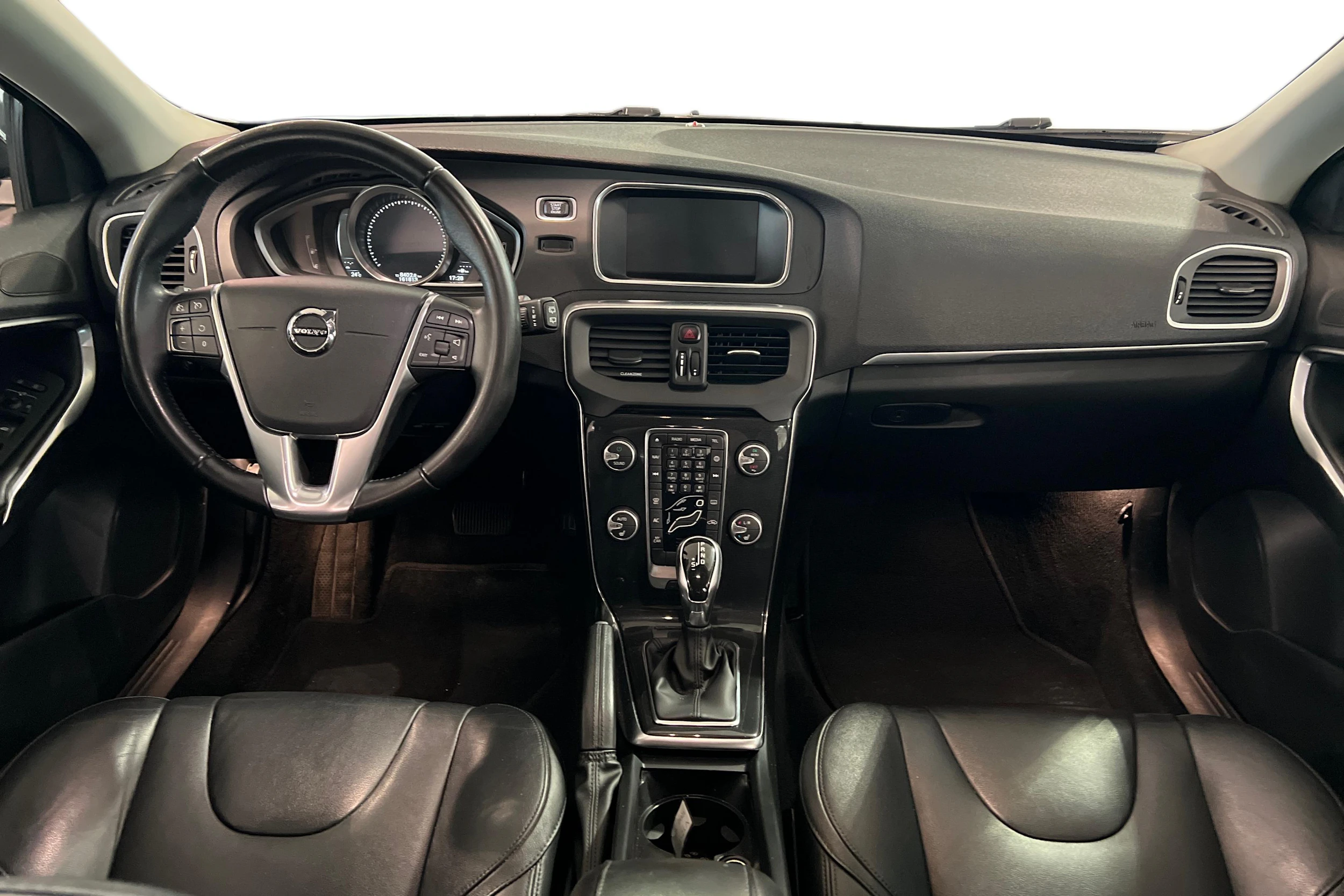 musta Volvo V40 2017 kuva 7.