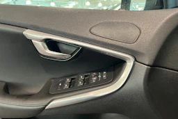 musta Volvo V40 2017 kuva 14.