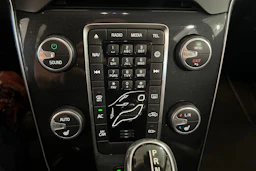 musta Volvo V40 2017 kuva 17.