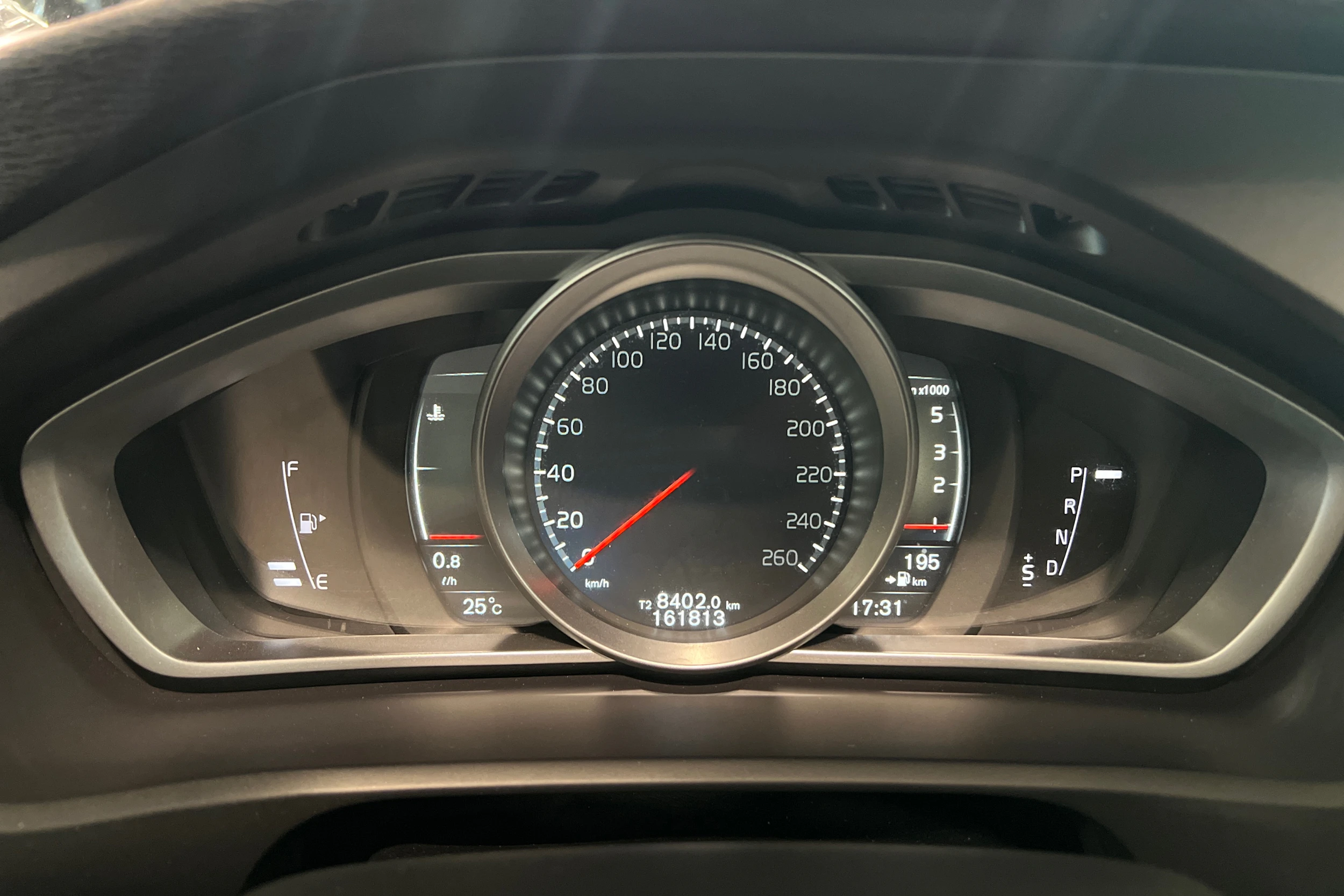 musta Volvo V40 2017 kuva 21.